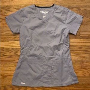 GREYS ANATOMY: gray Xs scrub top